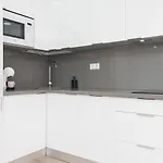 아파트 Homes 605 *